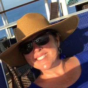 Meet your Posher, Jovita lockhart